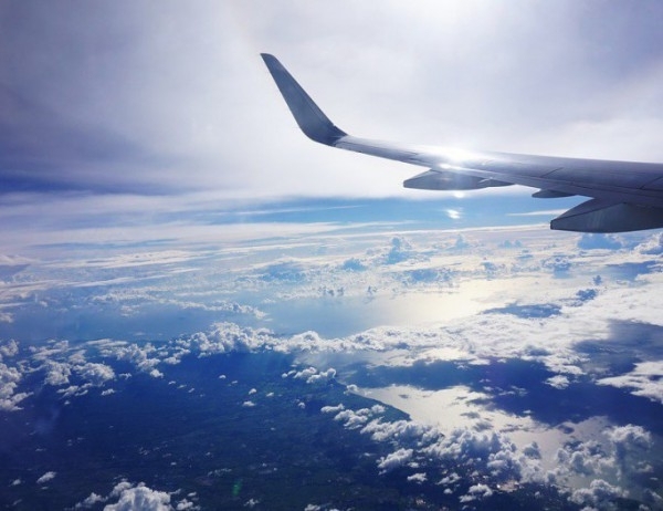 Руски пътнически самолет извършващ вътрешен полет се разби край Москва