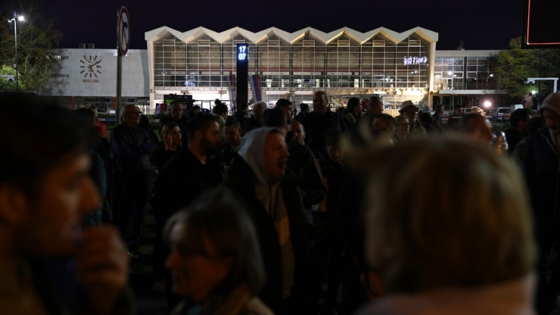 Сръбските прокурори повдигнаха обвинения на 13 души включително на бившия