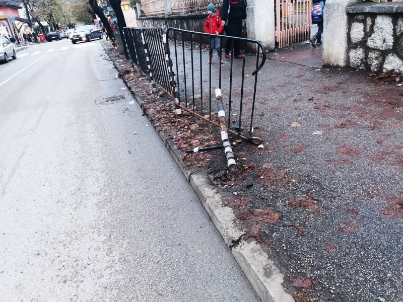 Инцидент е станал по рано тази сутрин пред СУ Христо Ботев