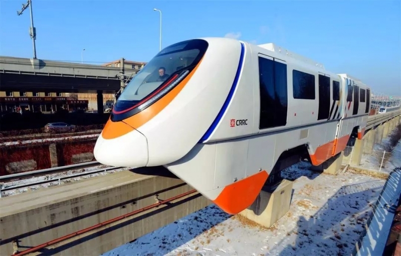 Китайската компания Чанчун рейлуей пуска нов безпилотен еднорелсов влак изготвен от въглеродни влакна