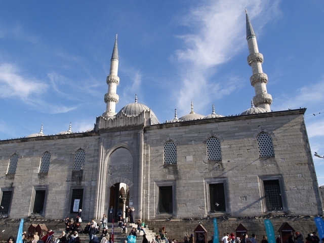 Австрийският консервативен канцлер Себастиан Курц обяви днес че страната му