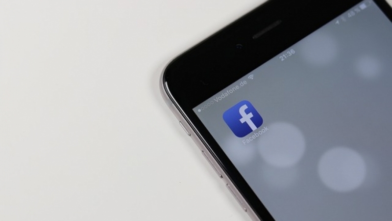 Facebook тайно плаща на потребители да инсталират приложение което позволява