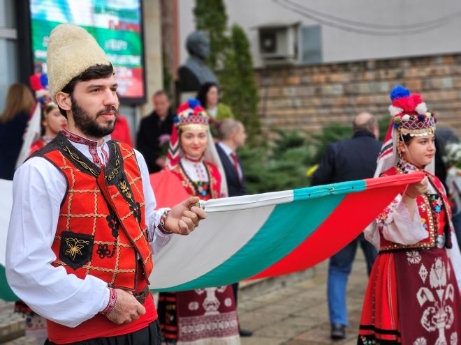 В знак на почит към хилядите радетели за свобода и