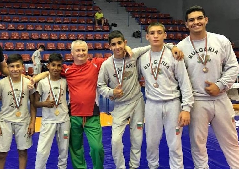 Възпитаниците на Огнян Григоров от клуба по борба Надежда 2014