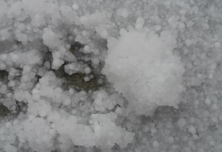 Градушка колкото лешник се изсипа в гърменското село Рибново