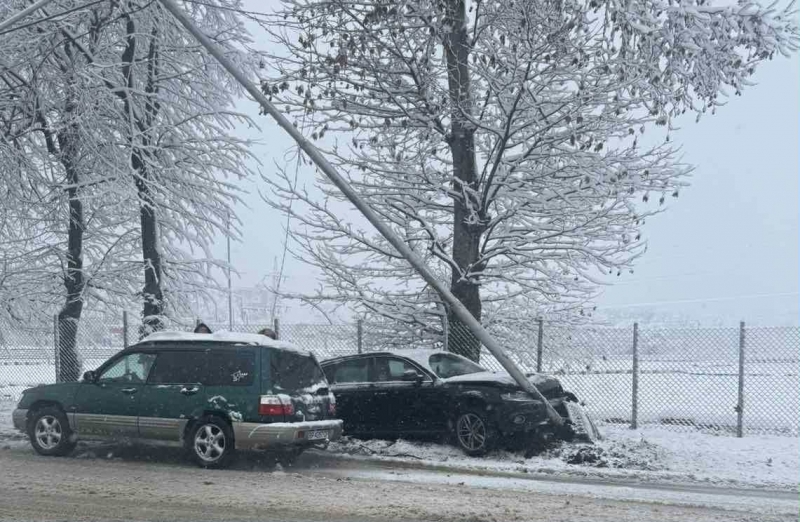 Кола бутна стълб във Враца научи първо BulNews Пътният инцидент
