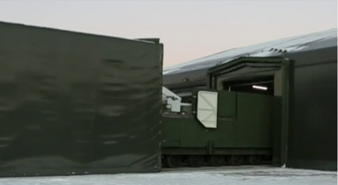 Русия пусна на опитно бойно дежурство ново лазерно оръжие за
