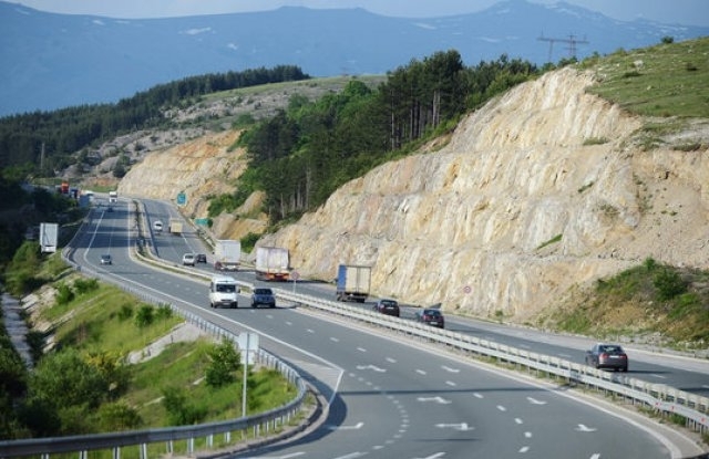 ІІ СЪСТОЯНИЕ НА АВТОМАГИСТРАЛИТЕ АМ Тракия Област София Движението при