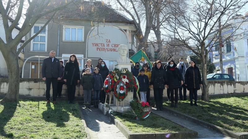 Днес Община Оряхово почете 149 години от гибелта на Апостола