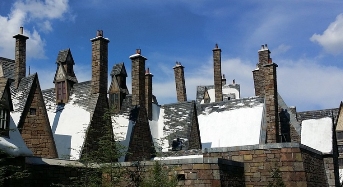 Несвикналите със снега британци изпитват големи проблеми с лошото време