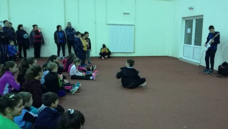 Спортен клуб по лека атлетика Ивайло Младенов организира за своите възпитаници