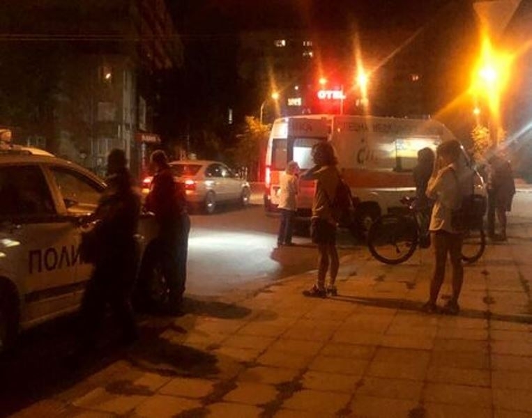 Възрастен бургазлия е наръган във врата от непознат мъж в