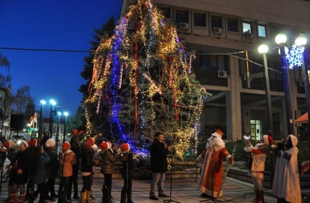 В понеделник 3 декември в 17 30 на площад Бдинци във Видин