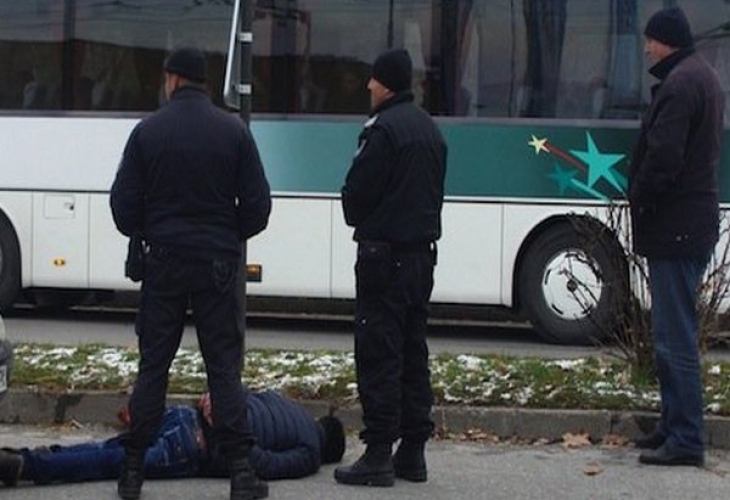 С над 300 грама марихуана бе закопчан криминално проявения Ангел