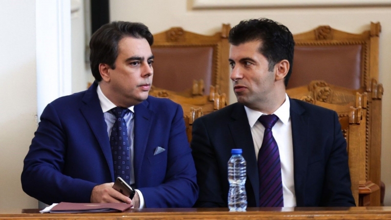 Високо напрежение! ДАНС засече подготвян атентат срещу Кирил Петков и Асен Василев
