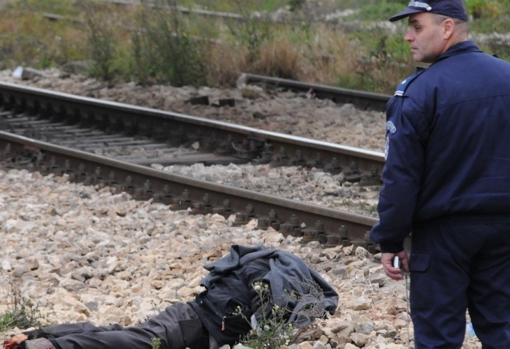 Влак прегази 50 годишен мъж в Мездра той издъхна във врачанската