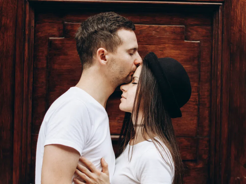 Повечето жени от личен опит познават мъже които се появяват