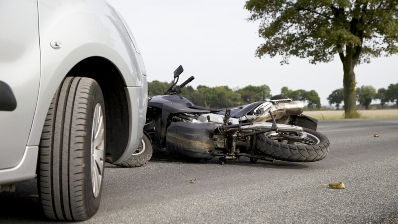 Неправоспособен шофьор блъсна и уби на място моторист край Плевен