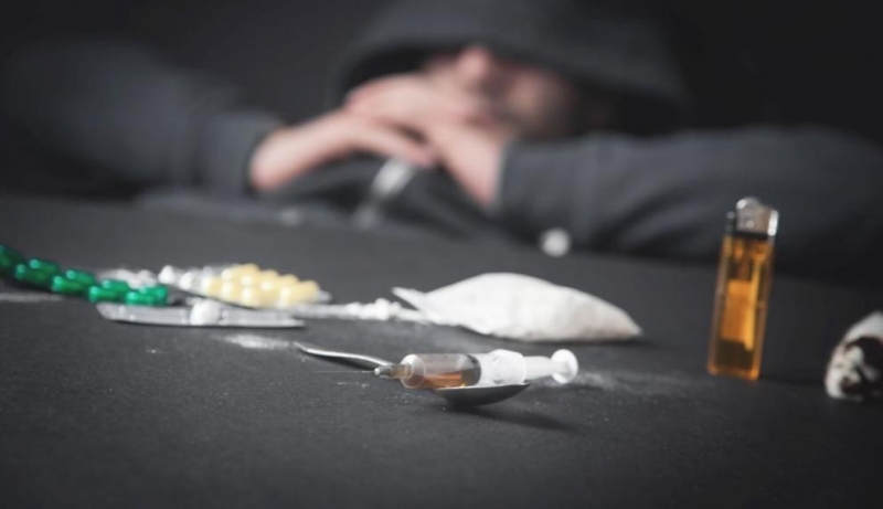 Полицаи хванаха криминално проявен младеж с наркотици във Видин съобщиха