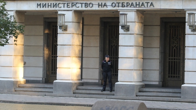 Военноокръжната прокуратура в София обвини настоящ и бивш директор на служба