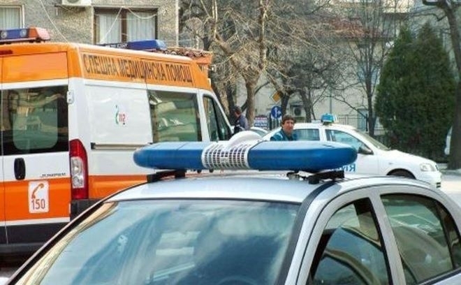 Две коли се натресоха във Враца, жена е в болница,