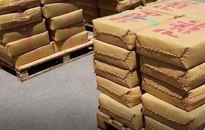 Арестуваха трима българи които пренасяли във ветроходна яхта 6 тона