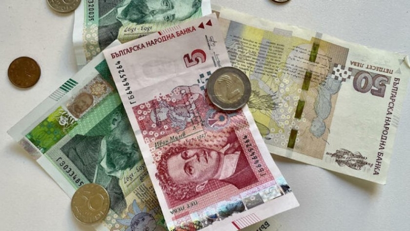 НСИ: Средната работна заплата намалява с 0.9% през третото тримесечие