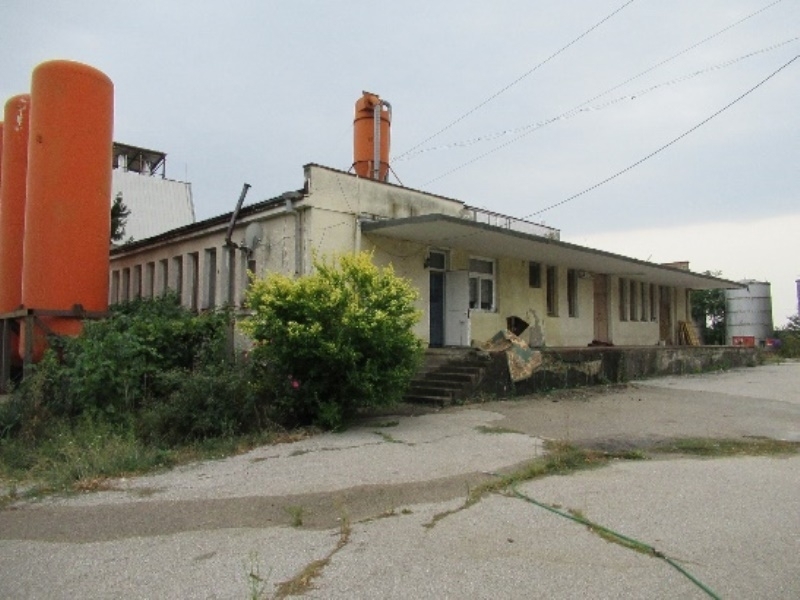 Частен съдебен изпълнител е обявил за публична продан производствен имот