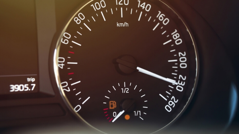 При акция на полицията е заснета кола движеща се с