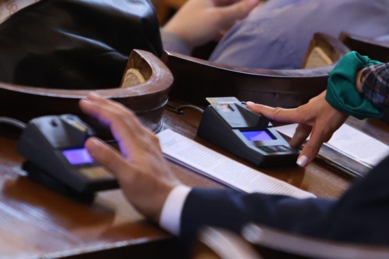 Парламентът прие на второ четене промени в няколко закона
