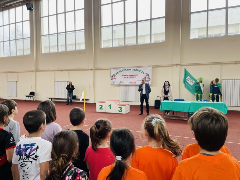 Над 50 любители на леката атлетика участват в традиционния турнир