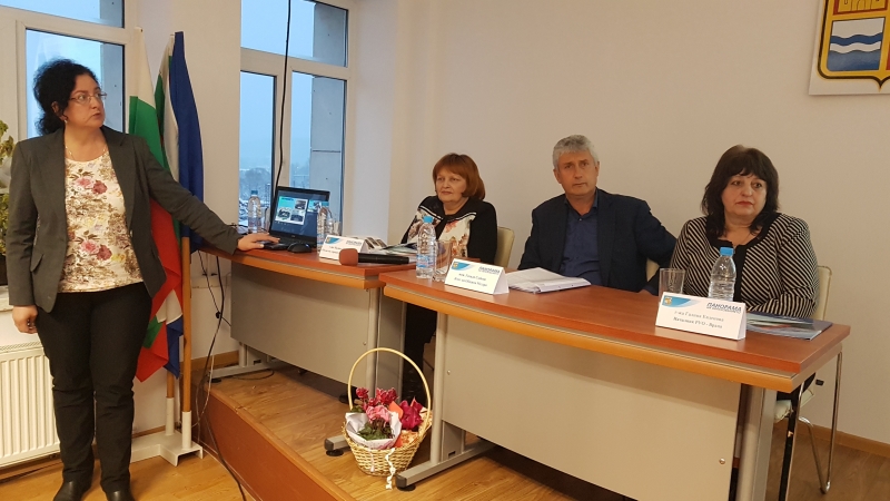 Десетки ученици и родители от Мездра бяха запознати с Държавния