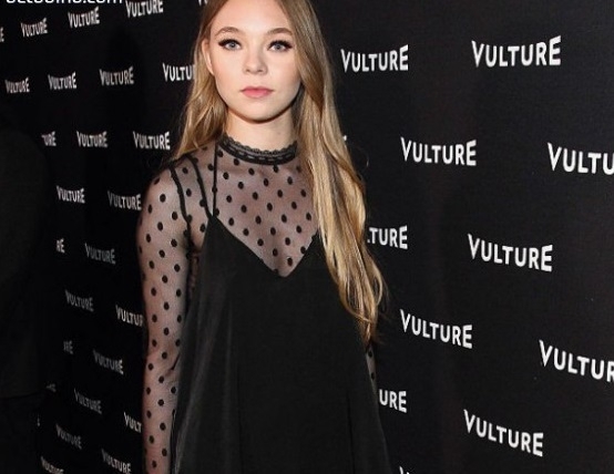 Актрисата Тейлър Хиксън заведе дело срещу продуцентската компания Incident Productions