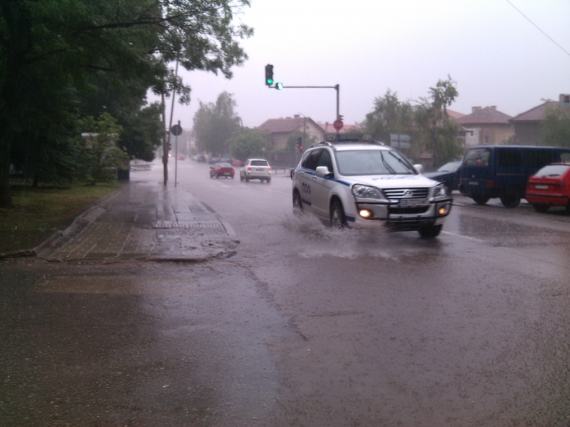 Проливен дъжд се изля над Монтана за около час В