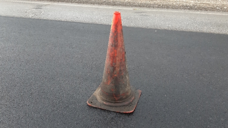 Започна асфалтиране на третокласния път от Бяла Слатина до село