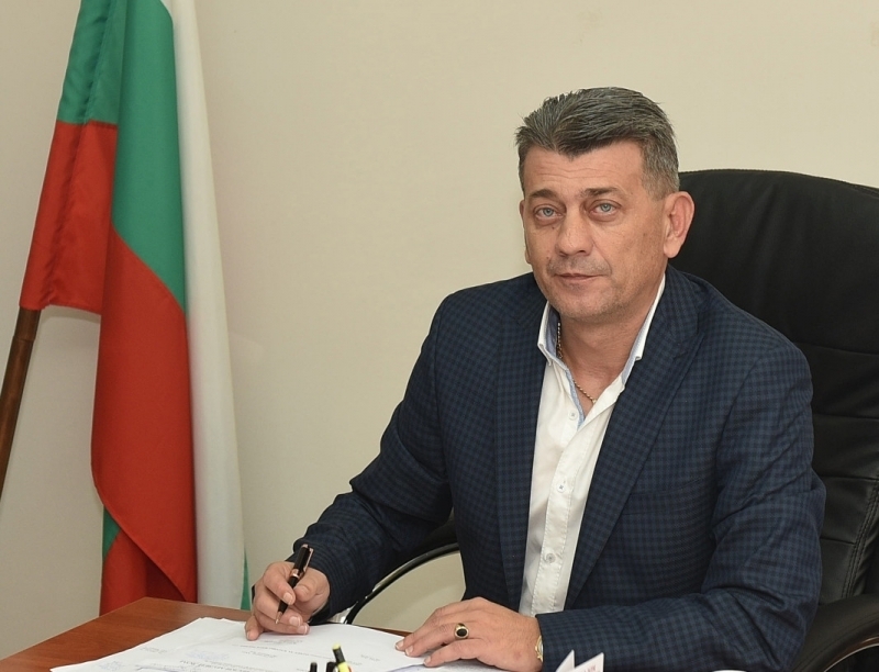 Кметът на Община Лом д р Георги Гаврилов поздрави имениците