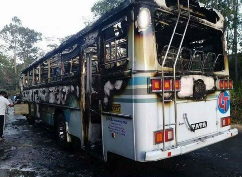 Поне 19 души са пострадали при експлозия и последвал пожар