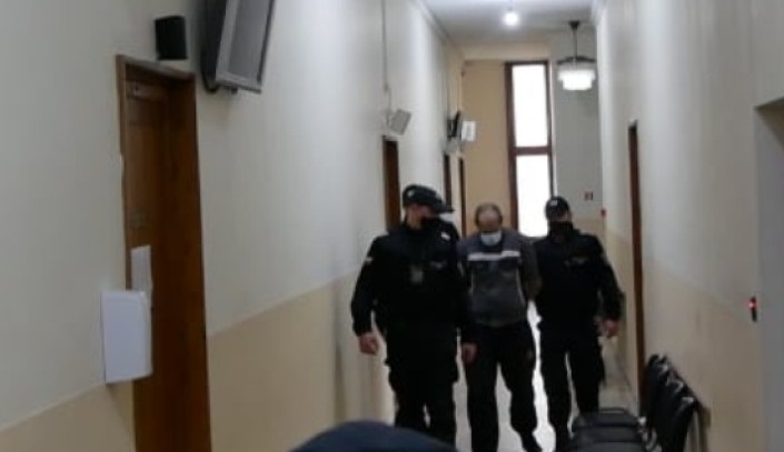 Мигрантите от катастрофиралия бус са помогнали за залавянето на дрогирания