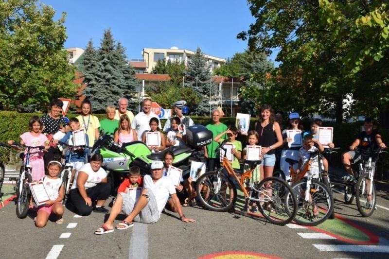 Над 200 деца от цялата страна преминаха Национална лагерна викторина