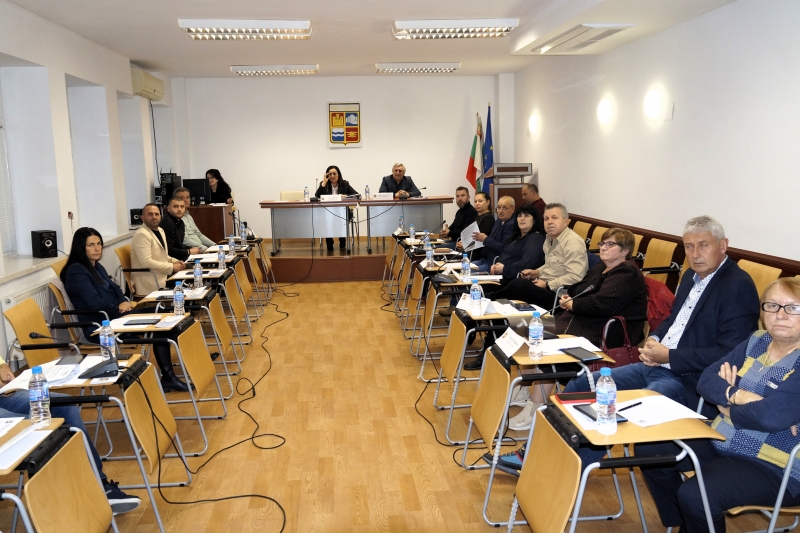 Общински съвет - Мездра прие Правилник за организацията и дейността си за мандат 2023-2027 г. /снимки/
