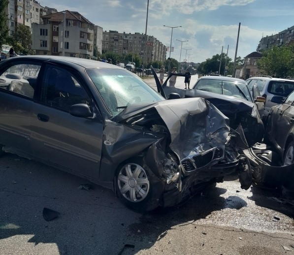 Джигитът причинил зрелищната катастрофа във Видин е регистрирал Ауди то си