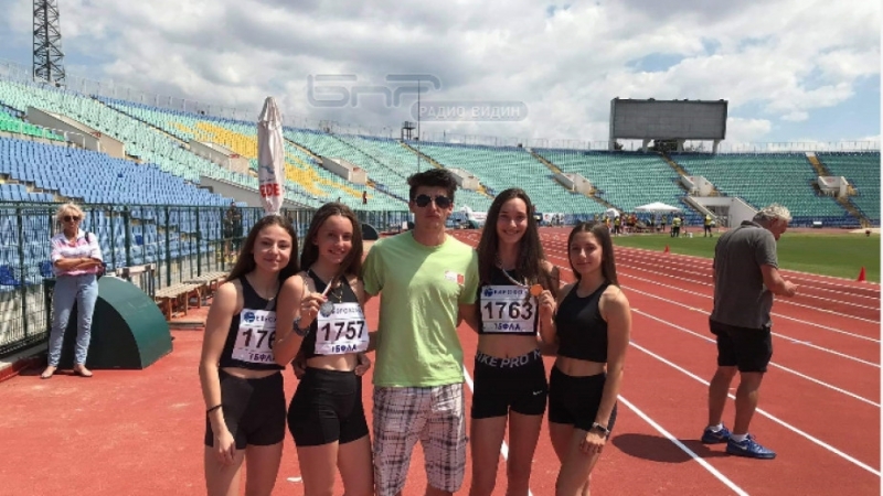 Състезателки на врачанския клуб по лека атлетика Ивайло Младенов отчетоха