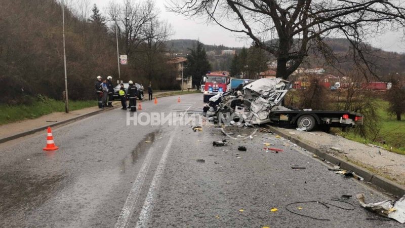 Тежък пътен инцидент затвори Прохода на Републиката съобщиха от полицията във