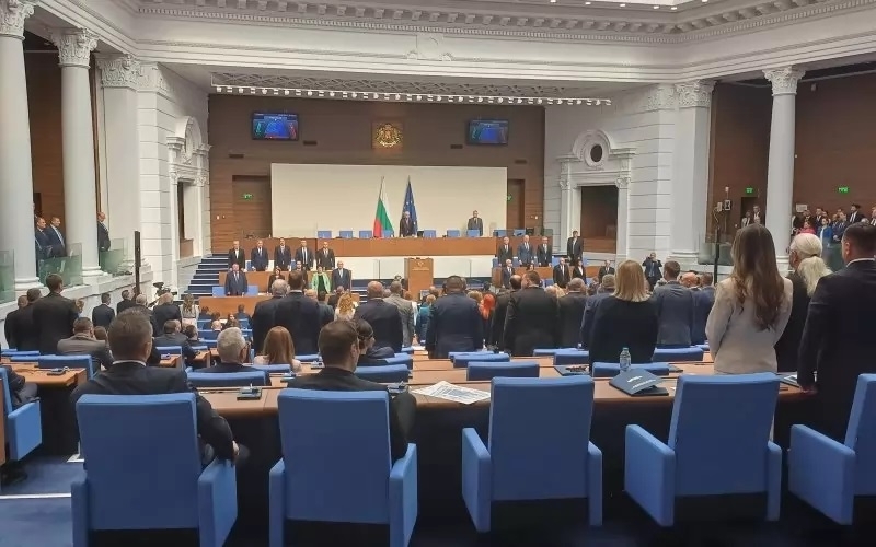 Свързаното с Николай и Евгения Баневи дружество Хелио тур с АД е