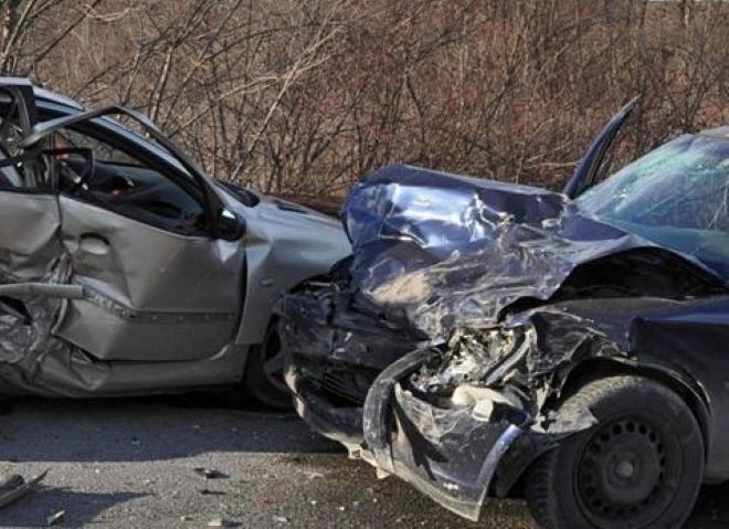 Пиян и дрогиран предизвика ПТП на Петрохан прати три деца