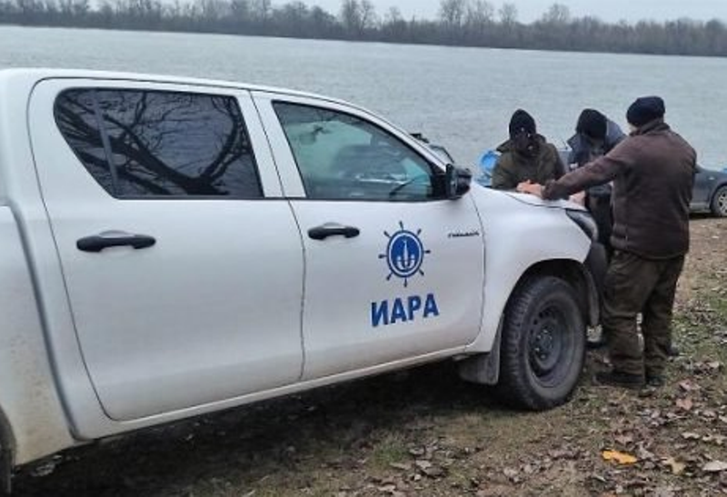 Инспектори на ИАРА извършват интензивни проверки за нарушения по река