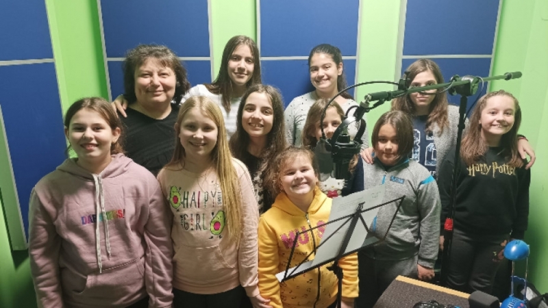 Детската вокална група "Шоколадче" посрещна новата 2022 г. година с
