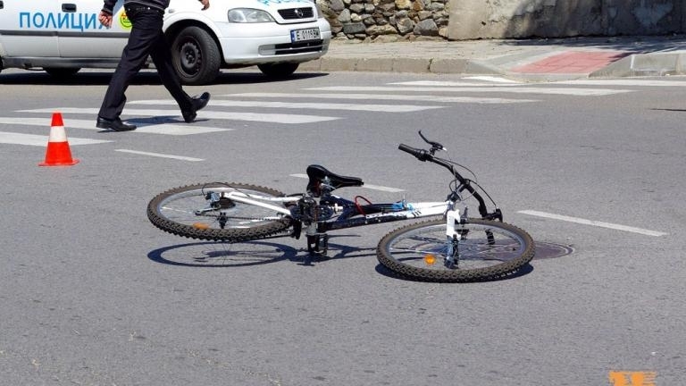 Кола блъсна 6 годишен с колело в Кула съобщиха от МВР