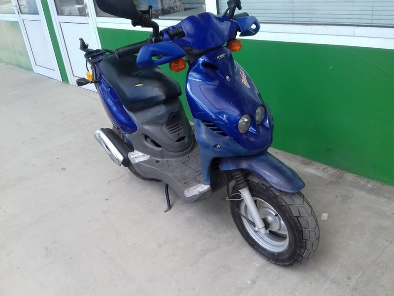 Спряха водач на мотопед без номера съобщиха от пресцентъра на