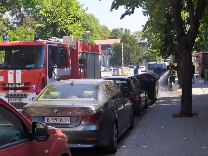 Пожар в контейнери съсипа кола във Видин научи BulNews Случаят е